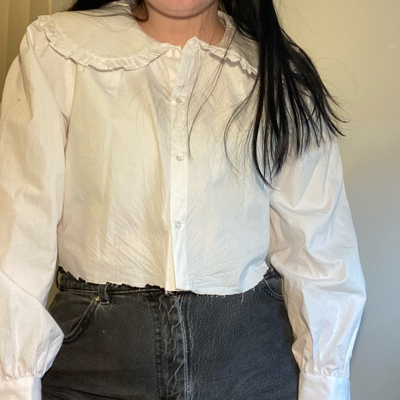 white blouse - Picture 1 of 3